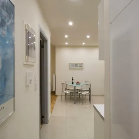 Apartment At Koukaki, 150M From The Metro By Yha-3